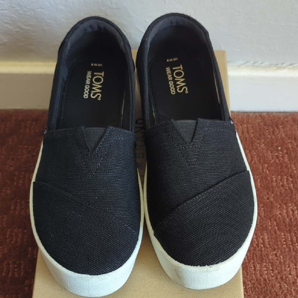 Toms Classic Black Canvas Slip-Ons
